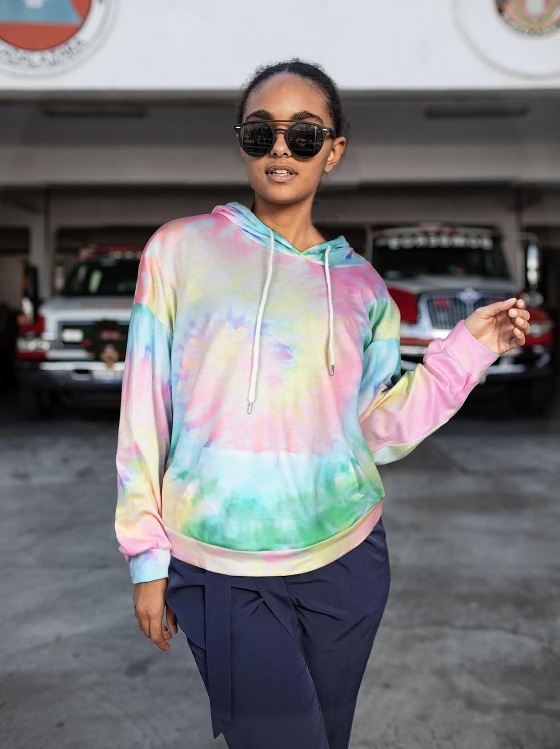 Women's Hoodies Long Sleeve Sweatshirts Drawstring Pullover Tops with Pocket Casual Loose Blouses Tunic